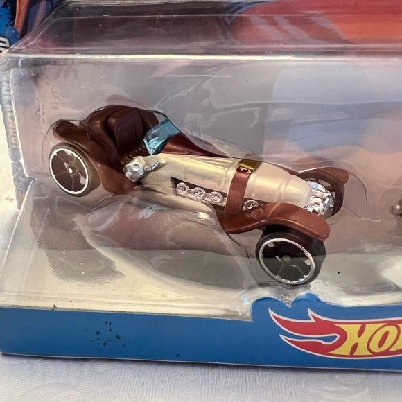 Hot Wheels Star Wars Die-Cast Vehicle Set - Black and Gold - Picture 6 of 7